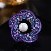 Broche Flor de Perla de Agua Dulce Zirconia Incrustada de Gama Alta Pin de Lujo Ligero Corsage Elegante Accesorios de Alta Calidad Venta al por Mayor