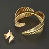 Set de Pulseras de Apertura Cruzada Geométricas de Hoja Europeas y Americanas Transfronterizas Accesorios de Combinación de Lujo Retro para Banquetes Festivos Diarios