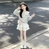 Novo Conjunto de Primavera e Outono para Meninas Mais Velhas: Conjunto Duas Peças: Moletom Gola Alta Doce e Fresco com Saia Bolo de Renda Delicada Estilo Coreano