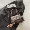 2024 Nuevo Estampado de Leopardo Moda Retro Europea y Americana Elegante Combinable Casual de Mano Hombro Cruzado Bolso Cuadrado Pequeño para Mujer