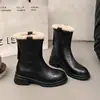 Botas Chelsea de Cano Curto com Forro de Pelúcia Sapatos Femininos Sapatos Pequenos de Couro 2026 Outono/Inverno Novo Estilo Botas de Neve Botas Martin Peludas Botas Femininas de Algodão