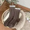 Calcetines con borde de encaje para mujer, calcetines de media pantorrilla para otoño e invierno, calcetines dulces y versátiles estilo Miu con volantes, calcetines de algodón transpirables y absorbentes de sudor para mujer