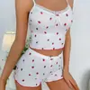 Novo Conjunto de Renda Duas Peças para Casa de Listras Grossas Estampadas para Mulheres, Shorts com Suspensório e Laço, Estampa de Morango
