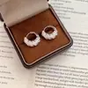 Pendientes de Aro Pequeños Lisos Entrelazados Incrustados con Diamantes, Dulces y Delicados, para Mujer, con un Diseño Elegante Inspirado en la Moda Japonesa y Coreana, Exquisitos y Modernos
