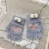 Luvas Femininas de Meio Dedo Estilo Novo de Inverno para Crianças Maiores, Luvas Quentes de Cinco Dedos para Escrever, Luvas de Tricô Fofas com Design de Coração e Laço, Modernas