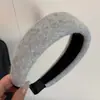 Diadema de Lana Retro de Ala Ancha para Otoño e Invierno para Mujer, Nuevo Accesorio Versátil para el Cabello para Salir, Diadema Alta, Adorno para el Cabello