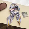 Lenço estampado em estilo europeu e americano com padrão de corrente, seda artificial, lenço quadrado pequeno, xale de alta qualidade, lenço para pescoço com proteção solar, lenço de cabeça, lenço para mulheres