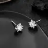 Brincos Cluster de Diamante Cheio de Novo Estilo Transfronteiriços para Homens, Modernos e Versáteis, Brincos de Flor de Íris em Forma de Cruz de Alto Padrão para Mulheres