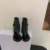 Sandálias Romanas de Salto Anabela Estilo Novo Verão 2026 com Design Vazado e Botinhas de Cano Alto para Mulheres