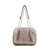 Bolsa Fofa Outono Inverno Feminina 2026 Nova Grande Capacidade Bolsa de Mão de Pelúcia Bolsa de Ombro Casual de Alta Qualidade Bolsa de Axila Transfronteiriça