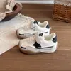 Zapatillas infantiles 2026 primavera y otoño estilo nuevo para niñas, zapatos casuales de corte bajo, estilo coreano, suela blanda, zapatillas de entrenamiento alemanas para niños mayores