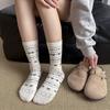 Calcetines de algodón para mujer, primavera y verano, nuevos calcetines de estilo japonés Feir Island, estilo retro, de moda, absorbentes del sudor, de tubo medio, que combinan con todo, bonitos.