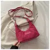 Bolsa de Mão Fosca Transfronteiriça Nova Coleção Primavera/Verão 2026 Estilo Simples Versátil Bolsa de Ombro Transversal Bolsa de Mão Retro de Luxo para Mulheres