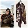Chal Retro Americano con Estampado de Leopardo para Mujer, Estilo Old Money de Verano, Bufanda de Moda de Lujo Ligero, Bufanda de Seda de Leopardo de Alta Gama