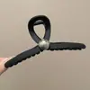Atacado de acessórios de cabelo Dongdaemun Coreia: Grampos de cabelo da nuca da moda para mulheres, presilhas tubarão de alta qualidade e requintadas