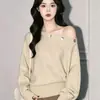 Nuevo suéter de punto de otoño para mujer, hombros descubiertos, suéter holgado de manga larga, color liso con decoración de botones, top de estilo dulce y atrevido