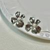Pendientes de flores tridimensionales de aleación exquisita y de lujo ligeros para mujer, diseño de nicho de estilo frío, nuevos pendientes de moda.