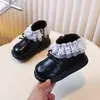Botas de cuero para bebé niña, zapatos para caminar para niños, modelo de invierno 2026, zapatos para niñas, botines forrados de felpa, modernos, cálidos, casuales, botas de algodón de doble capa