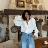 Enviado. Camisa de manga larga con volantes de encaje vintage francés y manga acampanada para mujer, top casual holgado de otoño