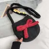 Bolsa de Pelúcia Estilosa Xiaomi Borboleta Feminina 2026 Outono Nova Tendência Moda Ombro Único Transversal Bolsa de Balde para o Trabalho
