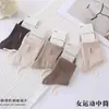 Meias Novas de Meia-panturrilha para Meninas Outono e Inverno, Meias Esportivas de Algodão Estilo Academia, Meias Modernas com Desenhos, Atacado Fabricante de Meias Liaoyuan