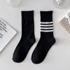 Novas Meias Femininas para Primavera e Outono, Listradas em Preto e Branco com Quatro Listras, Meias de Algodão da Moda para Mulheres, Meias Esportivas Casuais Push-Up
