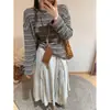 Camiseta de Manga Larga Rayada Vintage para Mujer, Cuello Redondo Holgado, Transpirable y Amigable con la Piel, Top Casual para Principios de Primavera, Nuevo