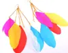 Con el cambio de joyería, joyeros europeos y americanos de comercio exterior, venta al por mayor, aretes de plumas de colores bohemios, aretes