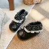 Botas de Couro com Renda Estilo Doce para Bebê 2026 Outono/Inverno Novas Botas Princesa Retrô para Meninas Botas Curtas Estilosas