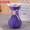 Venta al por mayor flor falsa ratán adornos cesta de flores maceta de plástico sala de estar arreglo floral jarrón tejido paja decorativa cesta de flores secas