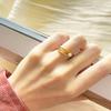 Viento Rojo de Internet Europeo y Americano Borde de Onda Luz Color Perla Anillo sin Anillo Moda Femenina Anillo de Acero de Titanio para Pareja Anillo para el Dedo Índice