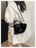 Bolso de Hombro Individual de Felpa Estilo Coreano Nicho para Mujer Otoño 2026 Nuevo Bolso Esponjoso Elegante para Teléfono Bolso Cruzado para el Trabajo