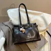 Bolso de Axila Retro de Gama Alta para Mujer 2025 Otoño Nuevo Bolso Tote Simple de Gran Capacidad Maletín de Hombro