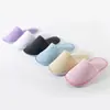 Pantuflas desechables de hotel, rayadas de forro polar de coral, antideslizantes, engrosadas, para uso en hoteles, casas de huéspedes y hogares, venta al por mayor desde el fabricante