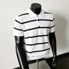 Camisa polo de punto a rayas de manga corta, estilo europeo y americano, lujo ligero para hombre, perfecta para el verano, adecuada tanto para uso casual como para la oficina semi-formal, una camiseta de manga corta casual de alta gama