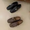 Zapatos de Cuero Tallado Estilo Barroco Retro Británico para Mujer 20565 Modelo Nuevo Mocasines Brogue con Aumento Oculto de Altura