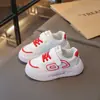 Zapatos deportivos para niñas 2026 modelo nuevo versátiles de malla transpirable tipo "dad shoes" para niños mayores con suela de llanta antideslizantes unisex