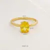 Modelo Nuevo Más Vendido Transfronterizo, Venta al por Mayor Directa del Fabricante, Anillo de Zirconia Oval Súper Brillante Chapado en Oro Real para Mujer, Lujo Ligero con un Toque de Alta Gama, Yanxiang