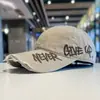 Boné de Baseball Bordado com Letra, Lavado e Desgastado, Chapéu Fashion e Versátil para Proteção Solar Feminina, Adequado para Primavera e Verão