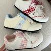 Tenis Rosas Acolchados para Mujer, Lindos y Originales, Nuevo Chic de Verano 2026 Diseño de Nicho, Estilo Coreano Zapatos Deportivos Blancos para Estudiante