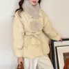 Chaqueta de Plumas de Pato Blanco 90 de Alto Relleno para Mujer 2026 Invierno Nuevo Dulce Cintura Ceñida Cuello Desmontable con Bola de Pelo Tendencia