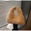 Bolsa de Mão de Lã de Cordeiro com Design de Nicho Transfronteiriço Bolsa Dumpling para Mulheres Outono 2026 Nova Moda Casual Bolsa de Ombro Transversal
