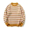 Suéter Jianheng para Hombre Otoño e Invierno Retro Pulóver Superior Holgado Casual Rayas Color de Contraste Cuello Redondo Suéter Pareja Mujer