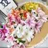 Lírio de Três Cabeças Flor Impressa em 3D Decoração de Mesa de Sala de Jantar de Sala de Estar Arranjo de Flores de Parede de Fundo Flor Artificial Jardim de Monet Fundo 3D Decoração de Casamento