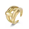 Anel de Aço Titânio Dourado Brilhante Simples e Fashion Europeu e Americano Design de Nicho Feminino Estilo de Rua de Alta Qualidade Estilo de Revista Joia para Mão