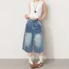 Pantalones de mezclilla de tiro alto, cortos, para mujeres petite, con aspecto desgastado, diseño de rayo, corte holgado, efecto adelgazante y estilo versátil de pierna ancha, perfectos para otoño