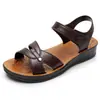 Sandálias Femininas Roupa de Verão Moda Strass Velcro Sapatos de Leite para Idosos Solado Macio Confortável Leve Sandálias para Mãe