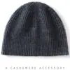 Versátil gorro de punto de cachemira para ir al trabajo, nuevo estilo otoño/invierno, color liso, estiliza el rostro, gorro cálido
