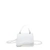 Bolso de hombro liso y elegante con un diseño fresco y minimalista, perfecto para looks casuales y a la moda en primavera y verano 2026