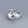 Anillo retorcido de amor nicho de moda viento frío apertura ajustable anillo convexo en forma de corazón al por mayor